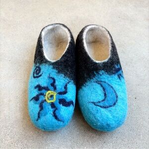Peruvian Handmade Artisan Alpaca Wool Slippers Munay Millma Sun Moon Blue Size 8